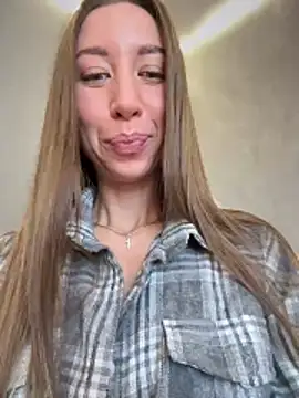 EvaCatt online show from February 2026 02:44:02 AM