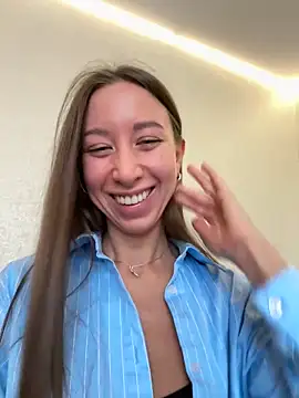 Snapshot of EvaCatt chatting on October 2025 02:35:02 AM EvaCatt online show from October 2025 02:35:02 AM