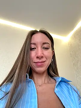 Snapshot of EvaCatt chatting on October 2025 02:32:01 AM EvaCatt online show from October 2025 02:32:01 AM