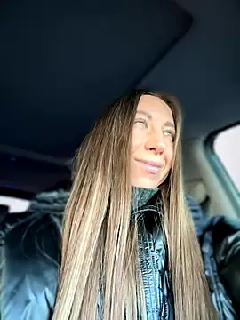 EvaCatt online show from November 2025 03:34:01 AM