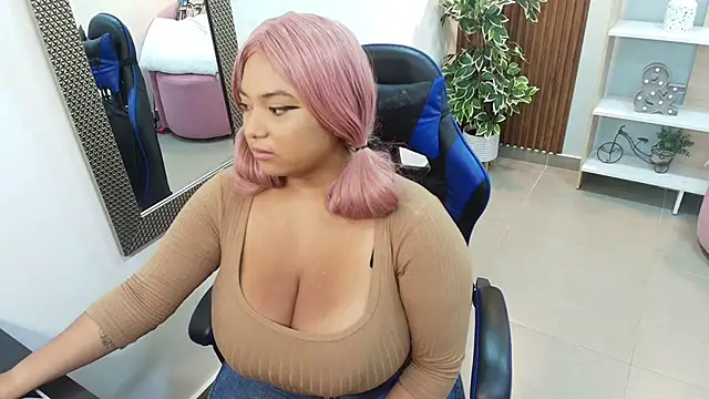 Kenya--Buhle online show from October 2025 11:11:02 AM