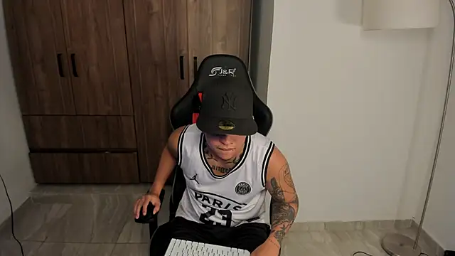 Jake simons online show from October 2025 06:45:01 AM