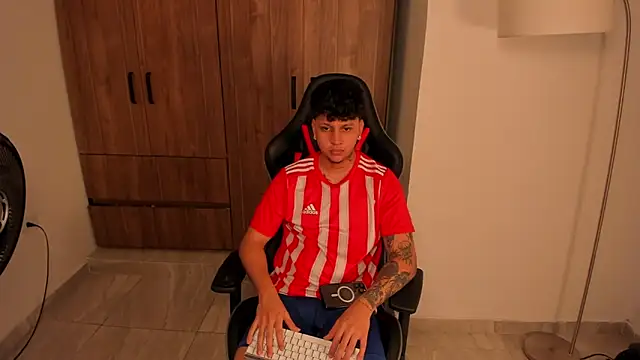 Jake simons online show from December 2025 08:19:01 PM