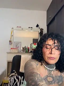 Snapshot of girl_tatto13 chatting on November 2025 11:30:01 PM girl tatto13 online show from November 2025 11:30:01 PM