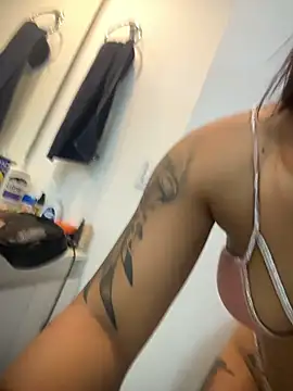 Nattasha Brown online show from November 2025 11:32:02 AM