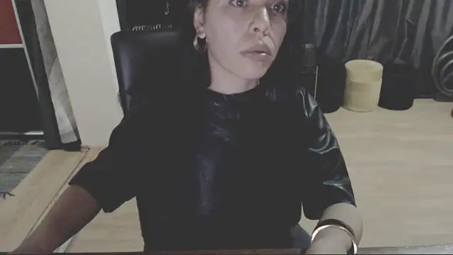 GoldenSasha online show from November 2025 09:29:01 PM