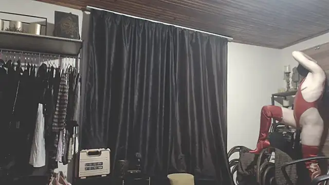 GoldenSasha online show from November 2025 08:13:02 PM