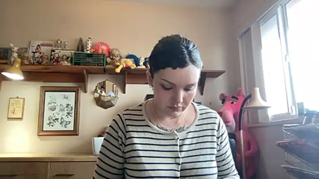 SweetMaisie online show from February 2026 09:00:01 PM