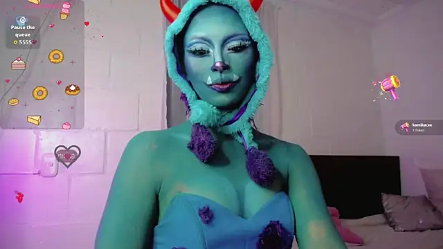 Summer XO online show from November 2025 04:30:01 AM