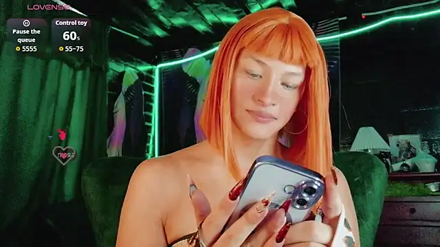 Summer XO online show from April 2026 10:33:02 PM