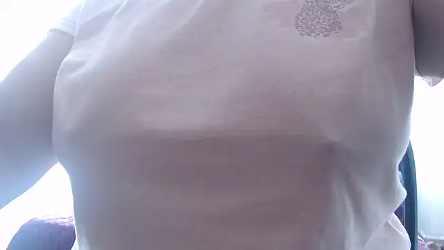 Snapshot of andreaisis2 chatting on October 2025 07:37:01 PM andreaisis2 online show from October 2025 07:37:01 PM