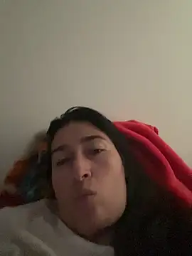 Snapshot of andreaisis2 chatting on April 2026 05:06:02 PM andreaisis2 online show from April 2026 05:06:02 PM