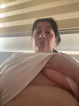 andreaisis2 online show from June 2026 06:06:02 PM