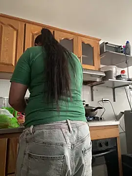 Snapshot of andreaisis2 chatting on February 2026 06:08:02 PM andreaisis2 online show from February 2026 06:08:02 PM