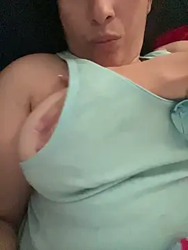 Snapshot of andreaisis2 chatting on February 2026 06:05:02 PM andreaisis2 online show from February 2026 06:05:02 PM