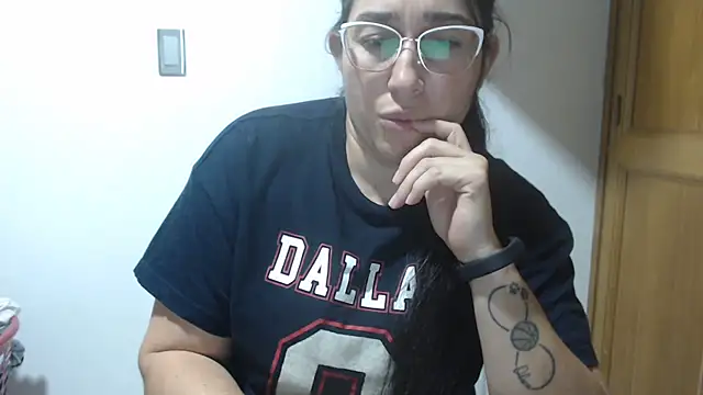 Snapshot of andreaisis2 chatting on April 2026 11:45:01 PM andreaisis2 online show from April 2026 11:45:01 PM