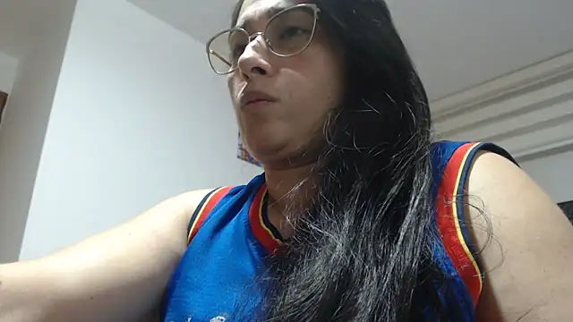 Snapshot of andreaisis2 chatting on October 2025 03:38:02 AM andreaisis2 online show from October 2025 03:38:02 AM
