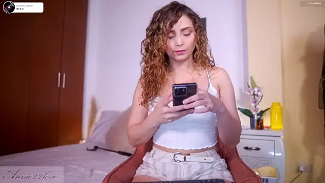 annie22love online show from February 2025 09:58:01 PM