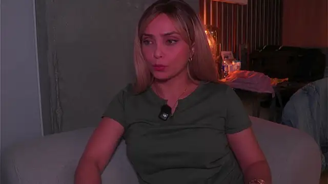 annie22love online show from February 2026 11:15:02 PM