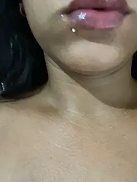 Snapshot of bea3liz chatting on January 2025 02:15:01 AM bea3liz online show from January 2025 02:15:01 AM