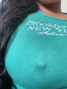 Snapshot of bea3liz chatting on January 2025 06:02:01 PM bea3liz online show from January 2025 06:02:01 PM