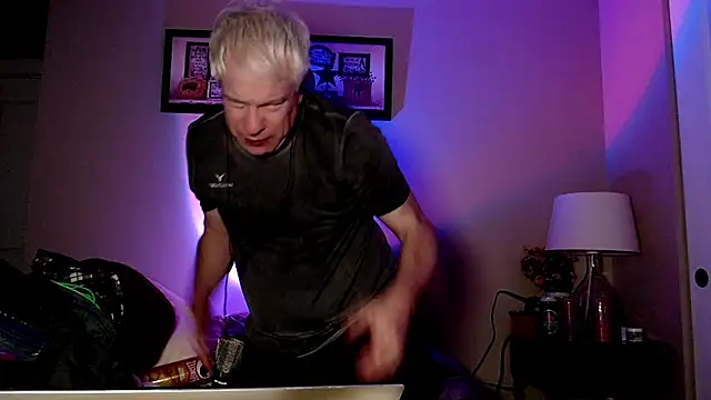 Snarfle82 online show from December 2025 08:53:01 AM