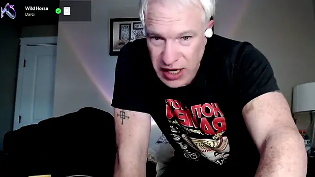 Snarfle82 online show from November 2025 11:19:02 PM