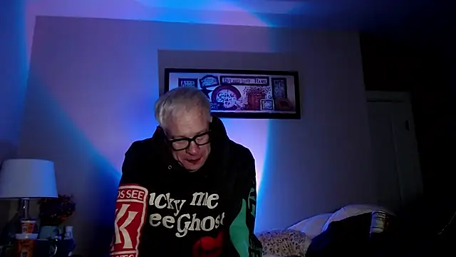 Snarfle82 online show from November 2025 08:37:01 AM