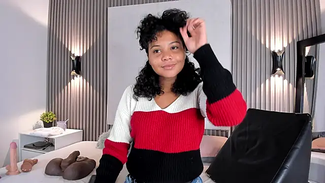 Snapshot of Zafiiraa chatting on January 2026 12:34:01 PM Zafiiraa online show from January 2026 12:34:01 PM