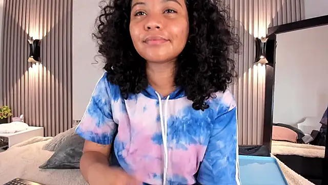 Snapshot of Zafiiraa chatting on January 2026 09:01:02 AM Zafiiraa online show from January 2026 09:01:02 AM