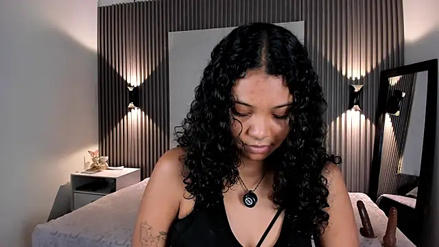 Snapshot of Zafiiraa chatting on May 2026 03:32:01 AM Zafiiraa online show from May 2026 03:32:01 AM