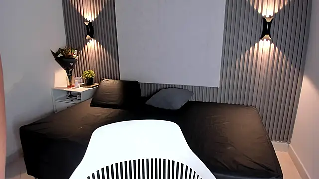 Zafiiraa online show from November 2025 02:09:01 PM