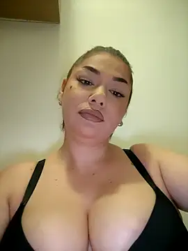 Snapshot of Ella_sweety chatting on July 2026 07:11:02 PM Ella sweety online show from July 2026 07:11:02 PM