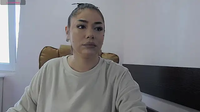 Snapshot of Ella_sweety chatting on March 2026 06:28:02 AM Ella sweety online show from March 2026 06:28:02 AM