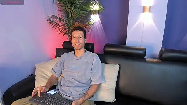 sam bisex online show from April 2026 03:54:01 AM