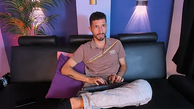 sam bisex online show from March 2026 06:30:02 PM