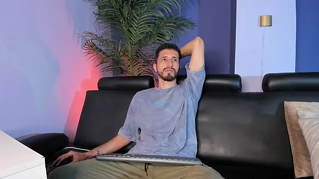 sam bisex online show from April 2026 04:03:01 AM