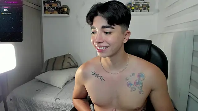 santy7v7 online show from November 2025 03:05:02 PM