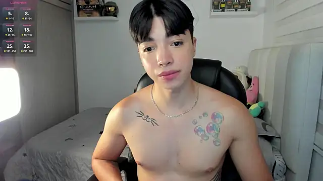 santy7v7 online show from November 2025 01:33:02 PM