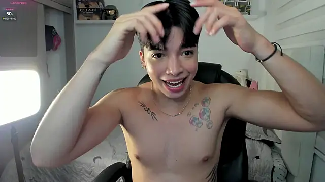 santy7v7 online show from December 2025 01:35:01 PM