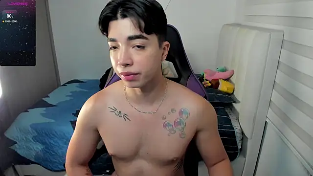 santy7v7 online show from October 2025 01:21:02 PM