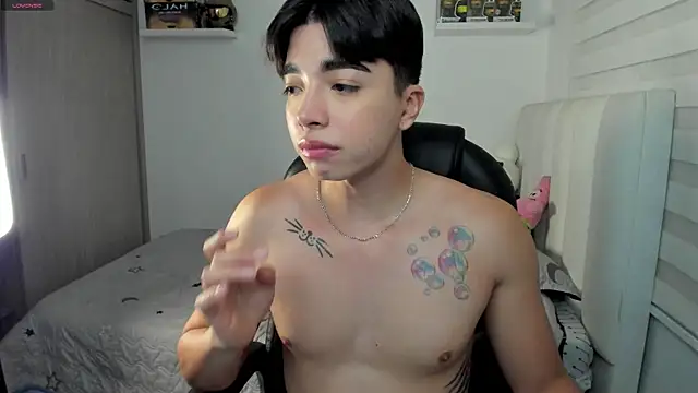 santy7v7 online show from December 2025 01:26:02 PM