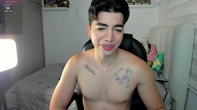 santy7v7 online show from November 2025 01:32:02 PM