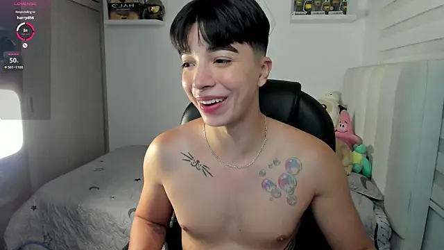 santy7v7 online show from December 2025 01:32:01 PM