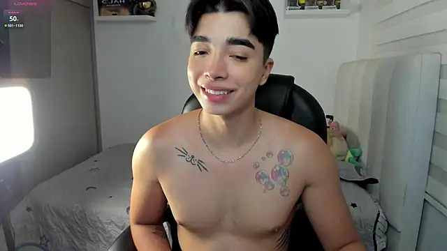 santy7v7 online show from November 2025 01:23:02 PM