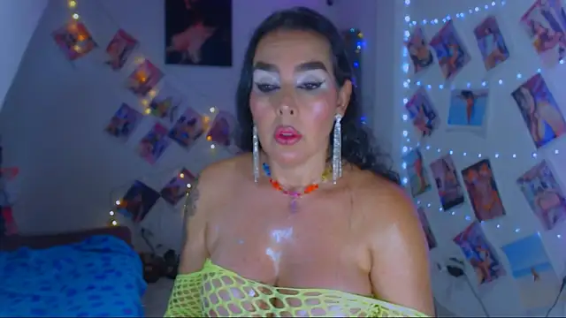 Snapshot of sweet_vanessa_22 chatting on March 2025 03:56:01 AM sweet vanessa 22 online show from March 2025 03:56:01 AM