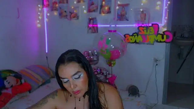 Snapshot of sweet_vanessa_22 chatting on December 2024 03:53:01 AM sweet vanessa 22 online show from December 2024 03:53:01 AM