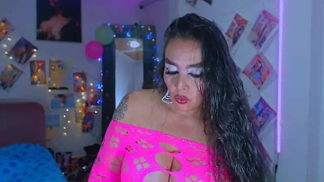 Snapshot of sweet_vanessa_22 chatting on December 2025 04:44:02 AM sweet vanessa 22 online show from December 2025 04:44:02 AM