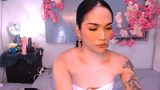 Snapshot of Oriental_Tiara chatting on October 2025 03:08:01 AM Oriental Tiara online show from October 2025 03:08:01 AM