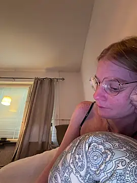 Snapshot of jannis1992 chatting on June 2026 05:58:01 PM jannis1992 online show from June 2026 05:58:01 PM